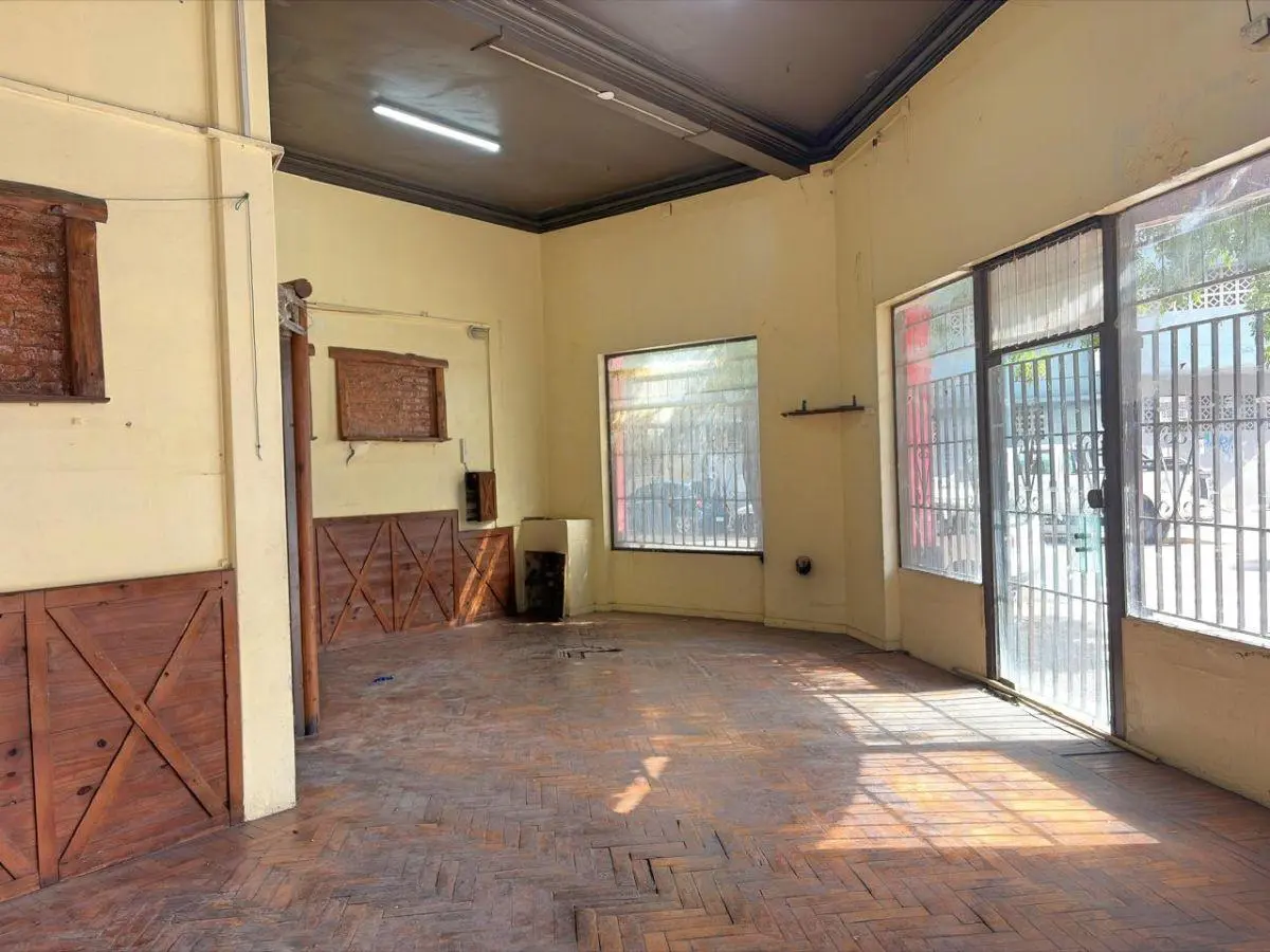Alquiler Local comercial en esquina 145m2 c/sótano $1800.000 5