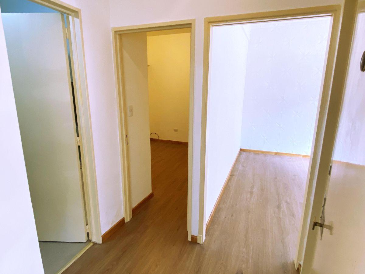 Foto de Almagro Depto 2 Ambientes Venta Frente con Patio u$s73.000, imagen 1