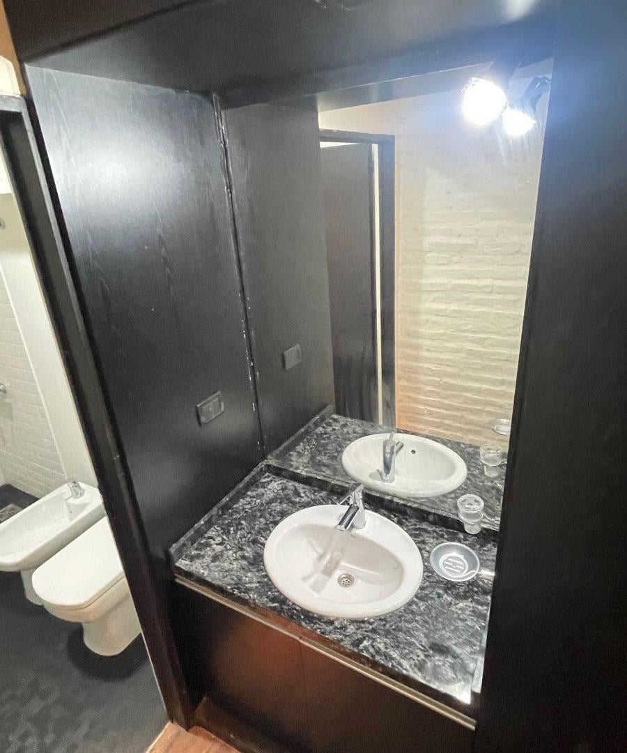 Foto de Barracas - Alquiler Depto 2 Amb+ Cochera Cubierta $1350000 + Exp, imagen 3