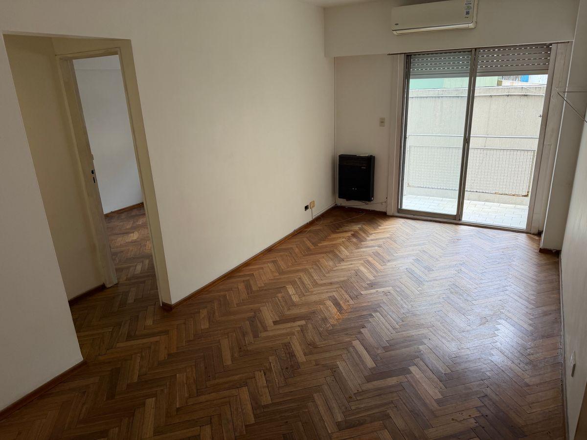 Foto de Alquiler Caballito $750.000 Exp:$143.168 - Depto 2 amb con Balcón Lavad, imagen 1