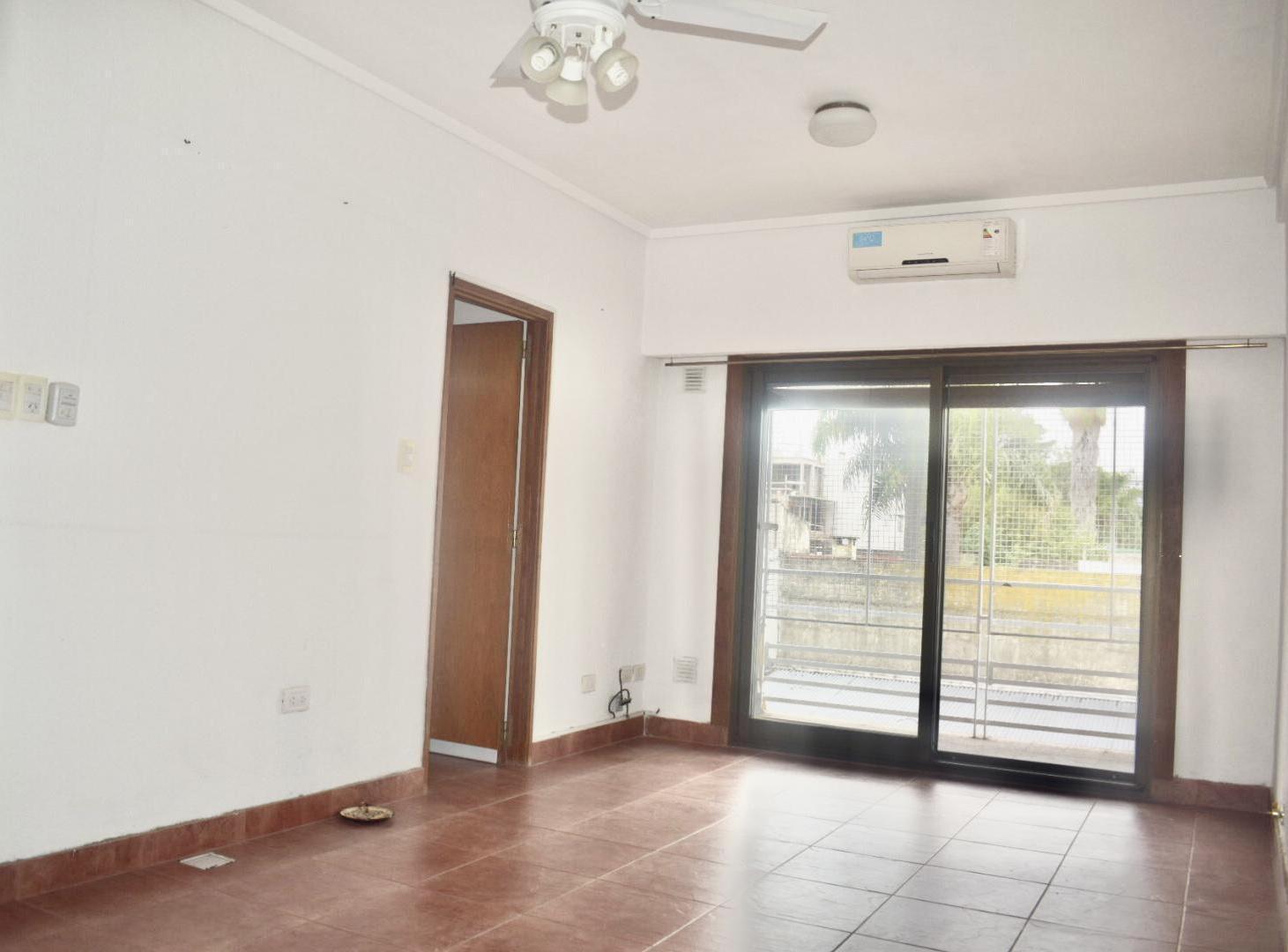 Foto de 3amb con Balcon, Patio y Lavadero todo luz y sol (x esc) - Devoto, imagen 3