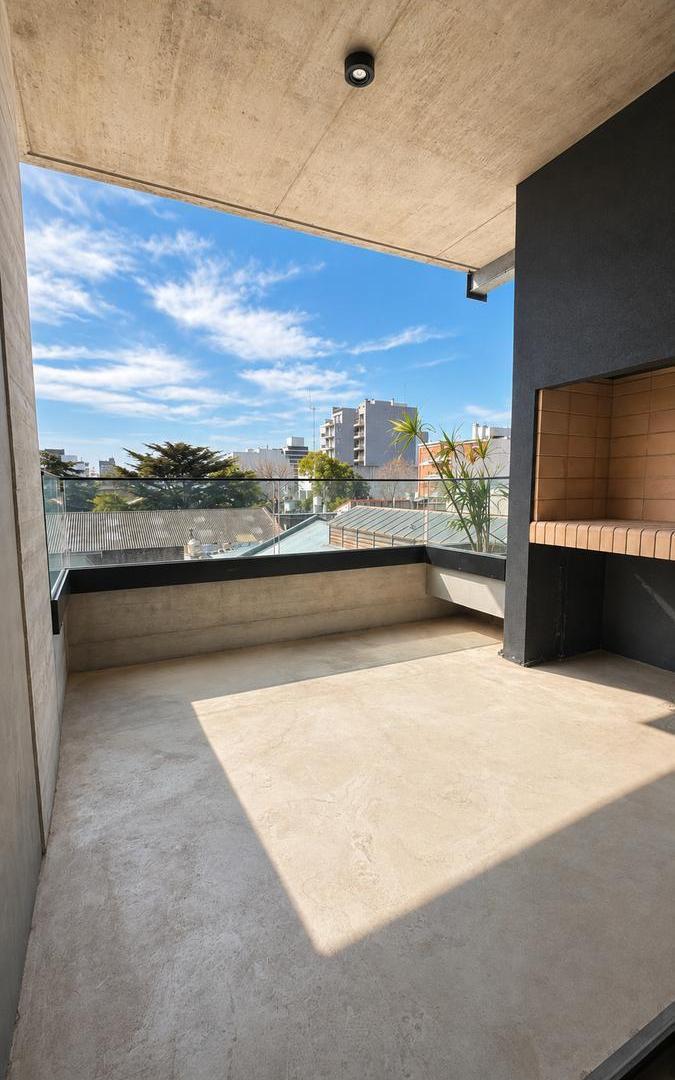 Foto de 1 Ambiente con Balcon y parrilla piscina , sum , cowork Venta Coghlan, imagen 2