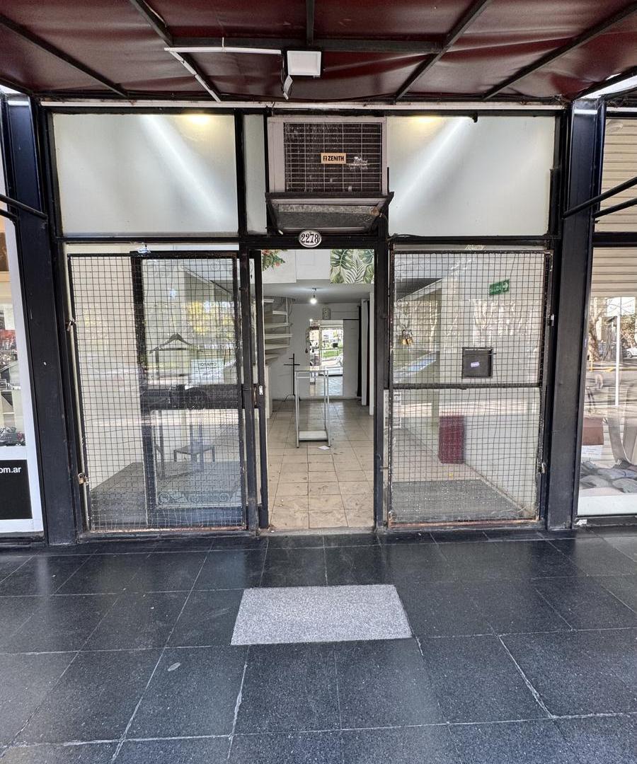 Foto de Local con 3,60 metros vidriera a la calle Belgrano Alquiler, imagen 5