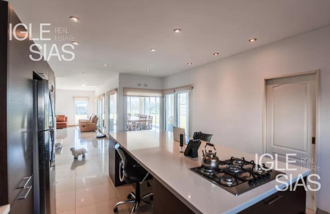 Casa Al Lago en Venta El Cantón, Escobar 1
