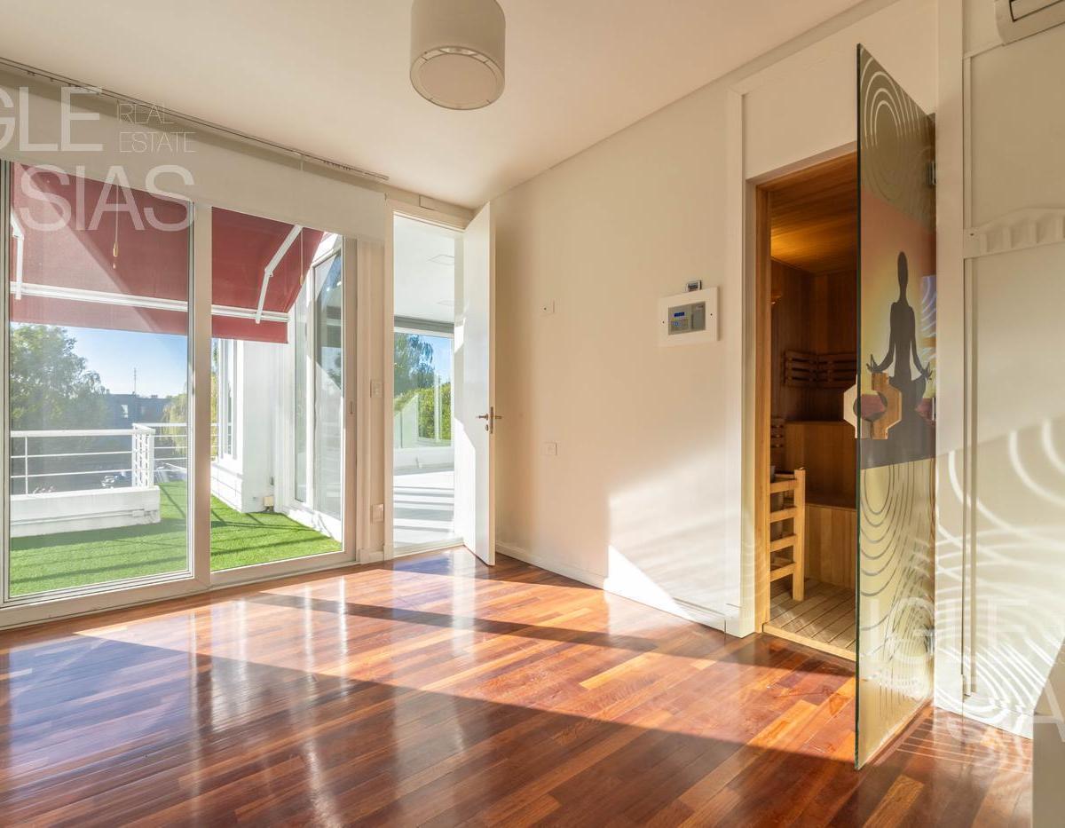 Casa Al Lago en Venta en Santa Barbara 2