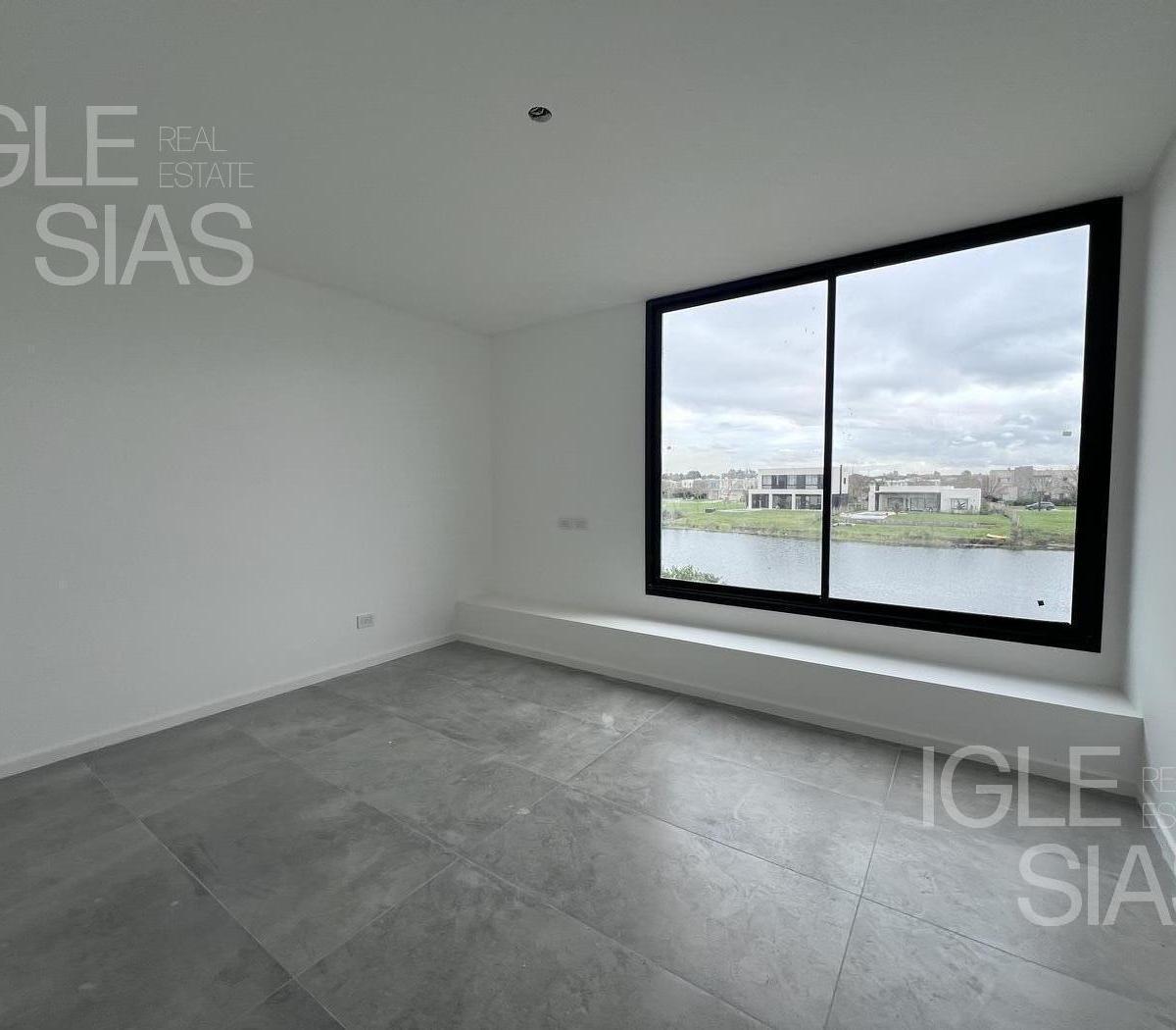 Casa en venta al lago en San Matías, Escobar