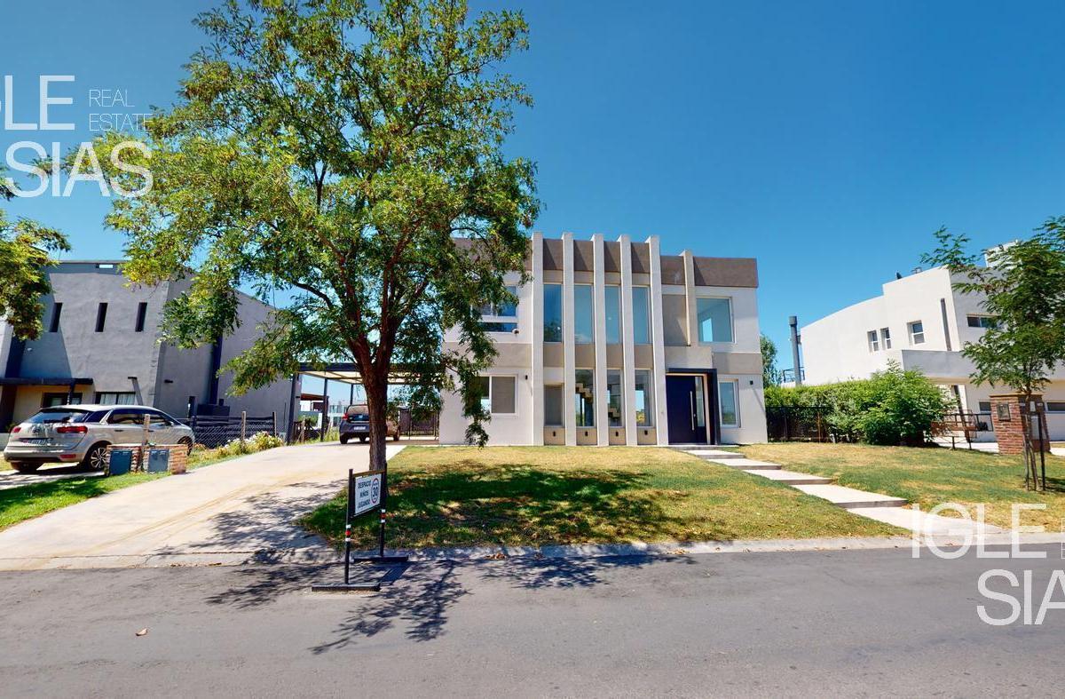 Casa Al Lago en Venta 4 Dorm. Barrio El Canton Norte, Escobar 5