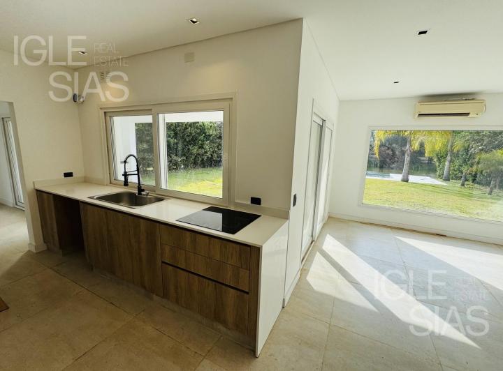 Casa al lago en  Las Glorietas (reciclada!!) 3