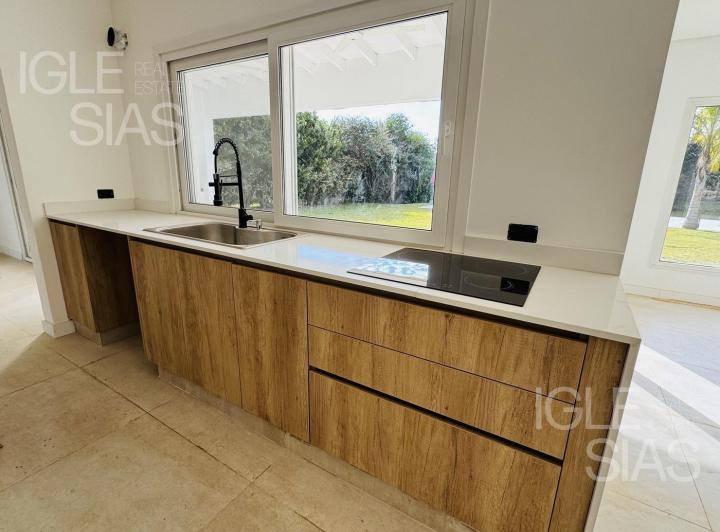 Casa al lago en  Las Glorietas (reciclada!!) 1