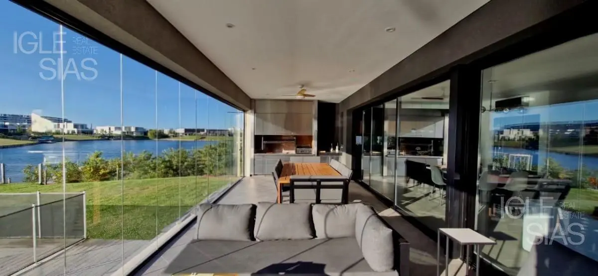 Casa en venta al lago en Los Carpinchos, Nordelta 4