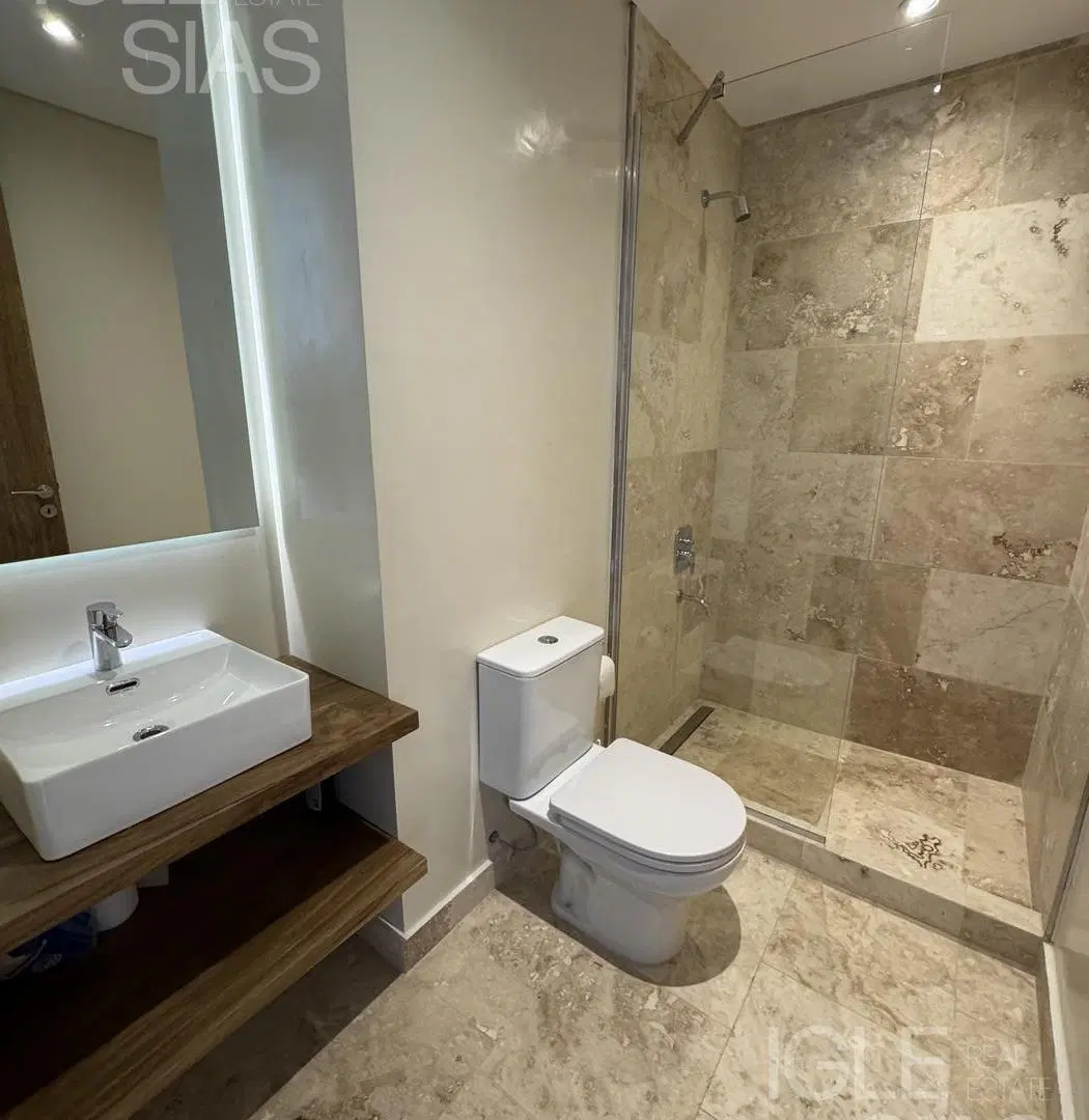 Casa en venta al lago en Los Puentes, Nordelta 4