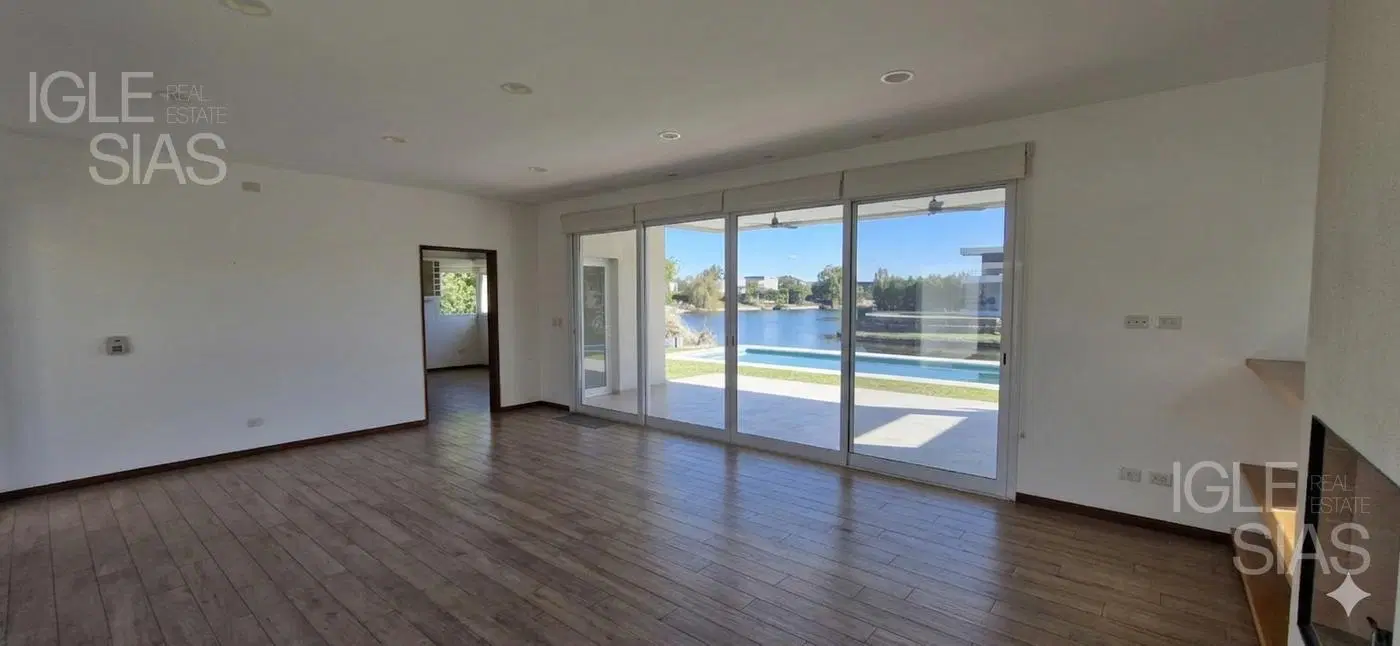 Casa en venta al lago, suite en PB, en Los Alisos, Nordelta 4