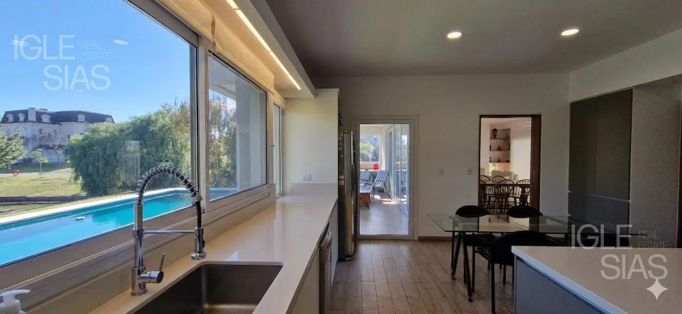 Casa en venta al lago, suite en PB, en Los Alisos, Nordelta 5