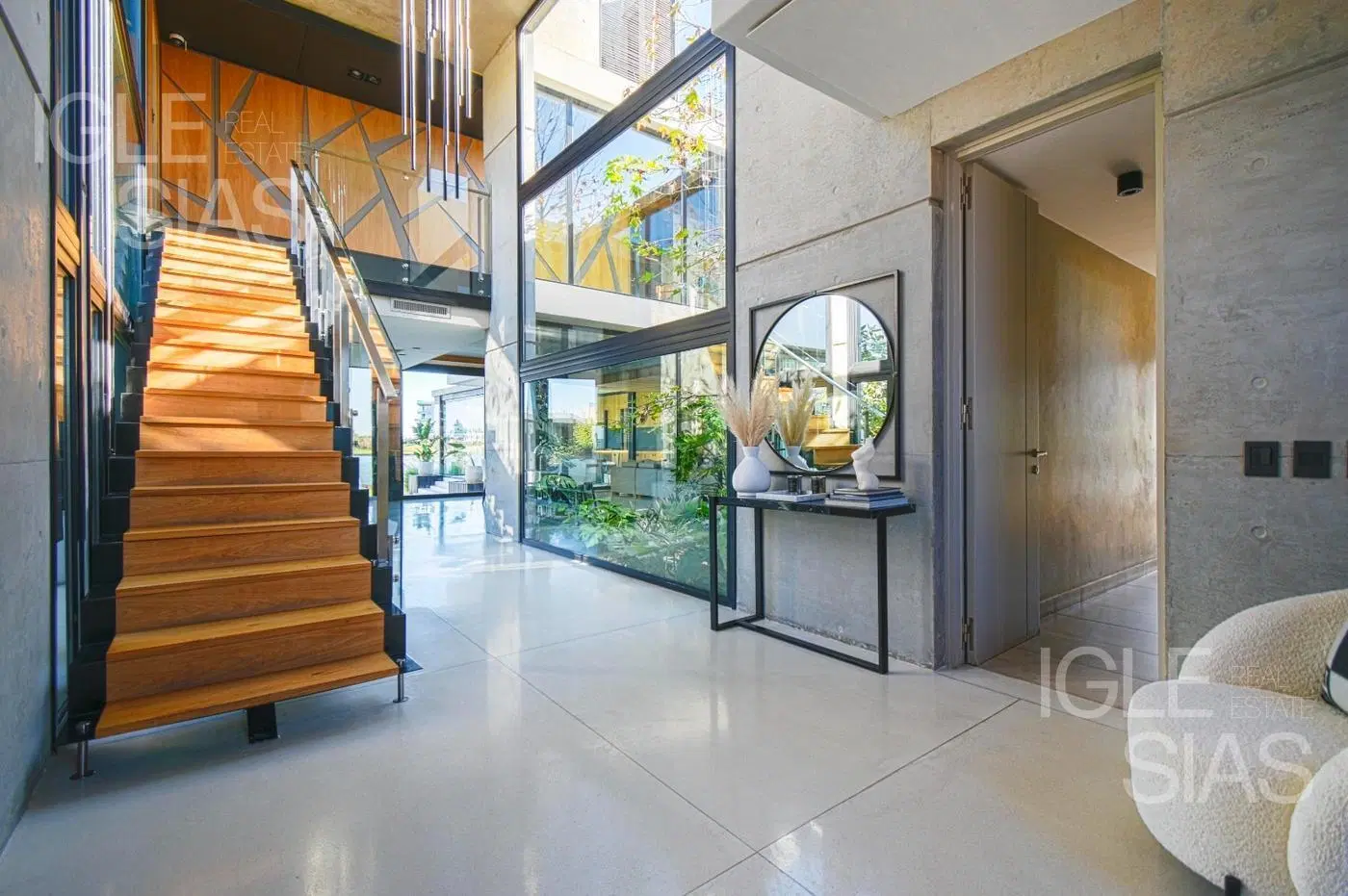 Casa en venta al lago en El Golf, Nordelta 3