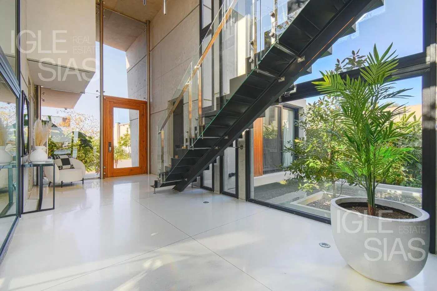 Casa en venta al lago en El Golf, Nordelta 5