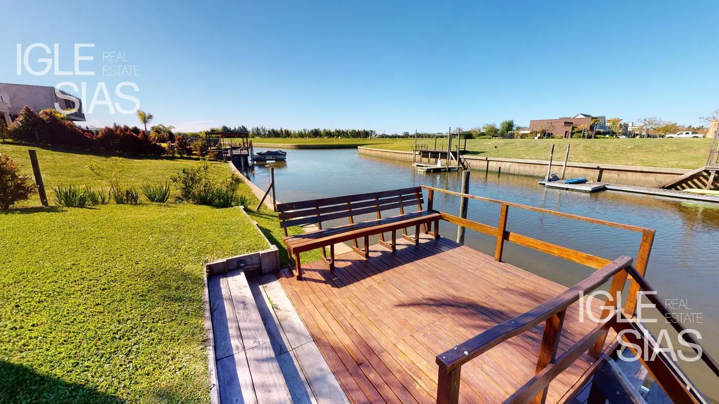 Casa en venta al río en El Yacht, Nordelta 3