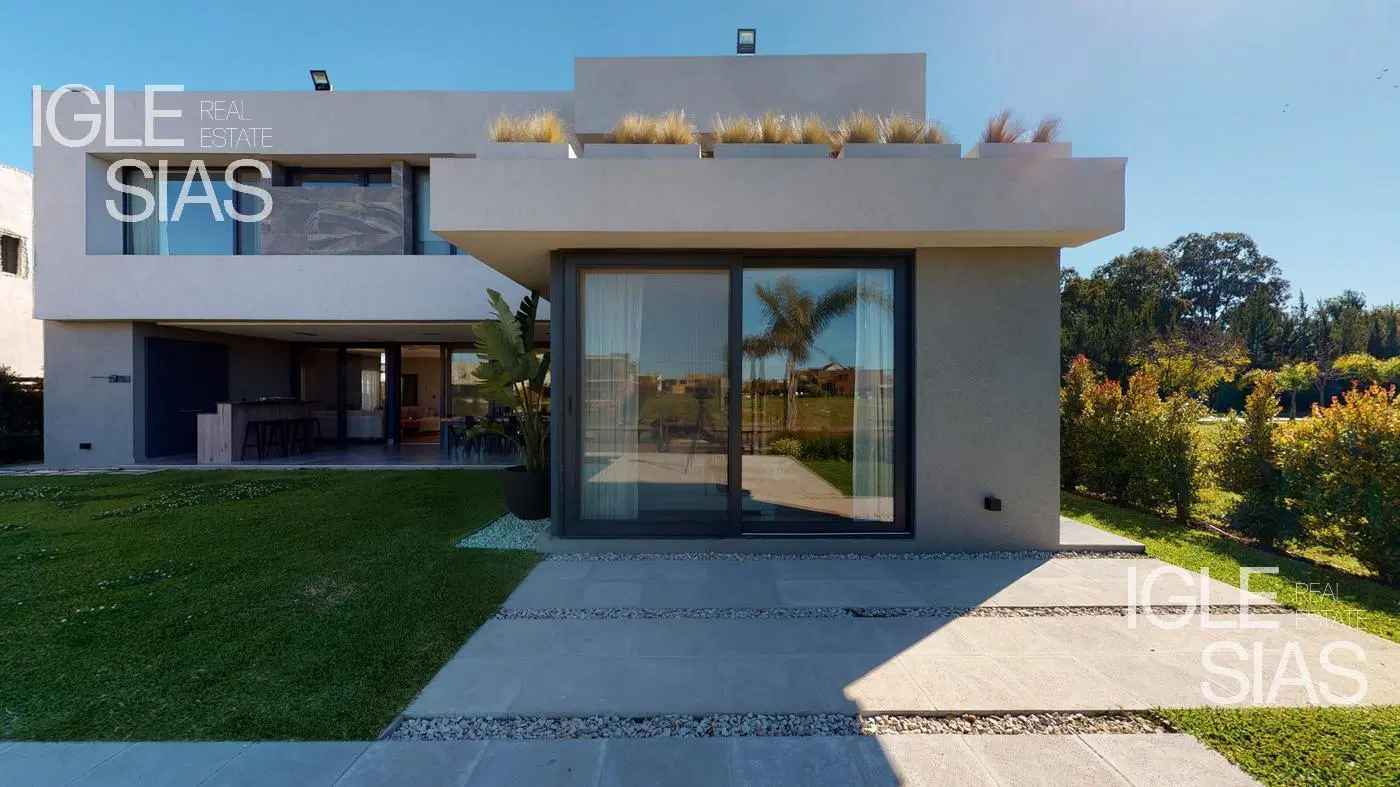 Casa en venta al río en El Yacht, Nordelta 1