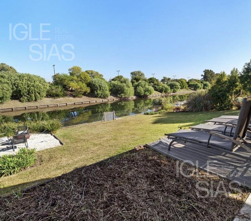 Casa en venta al lago en Lagos del Golf, Nordelta