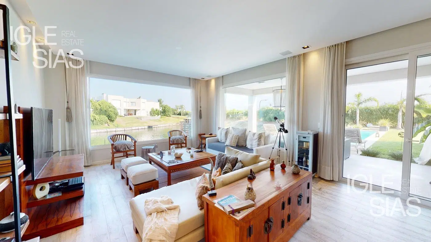 Casa en venta al lago en Los Alisos, Nordelta 3