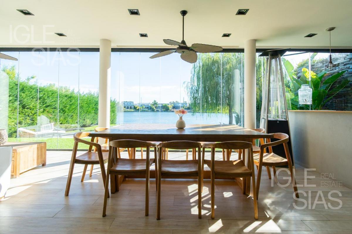 Casa en venta al lago en Las Tipas, Nordelta