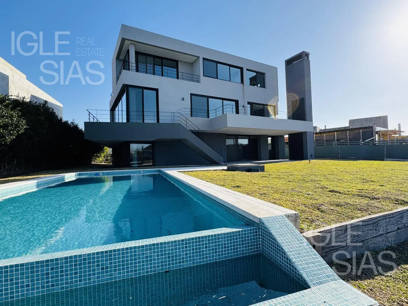 Casa a estrenar al lago en alquiler en Cabos del Lago 3