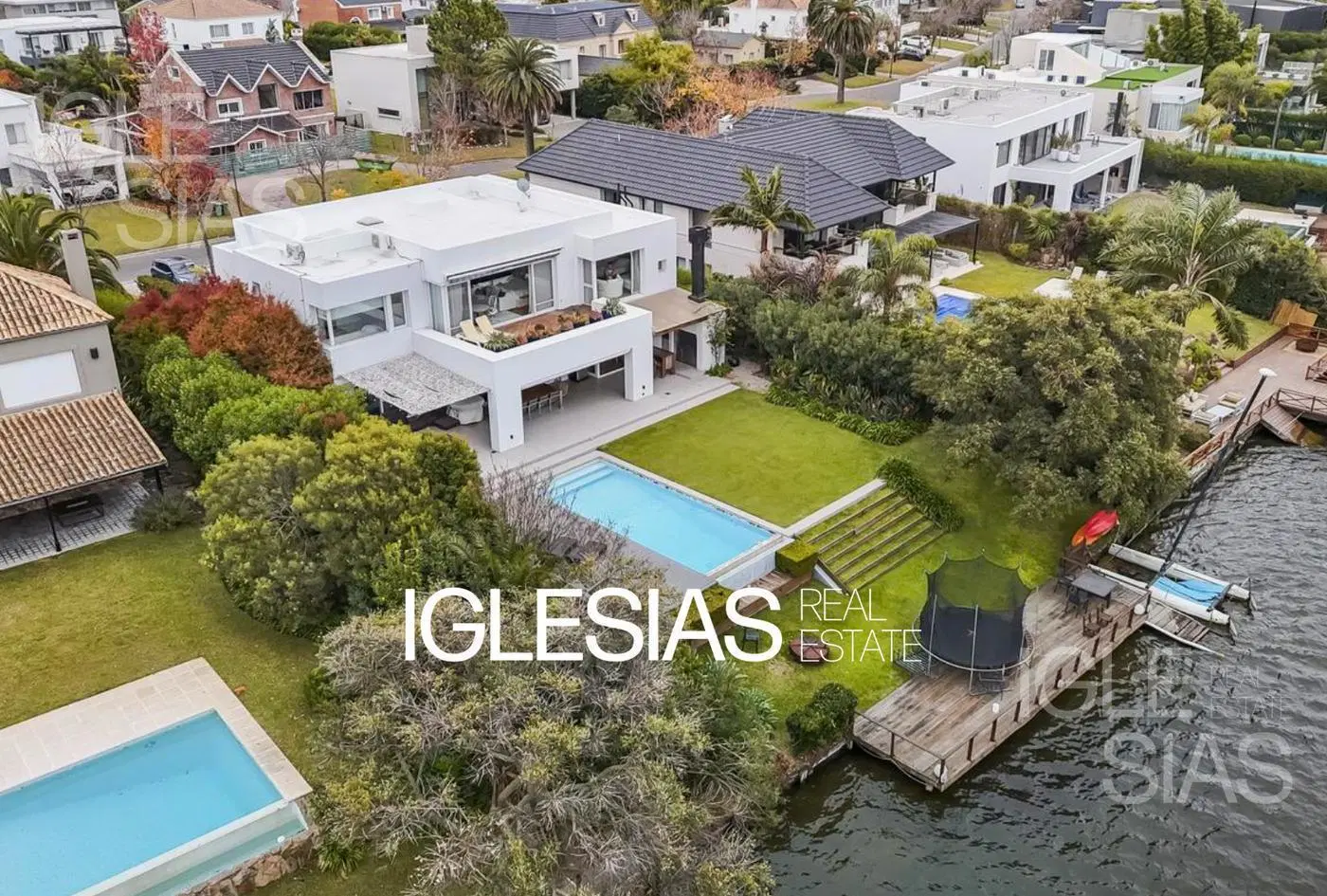 Casa en venta al lago en Los Castores, Nordelta 4