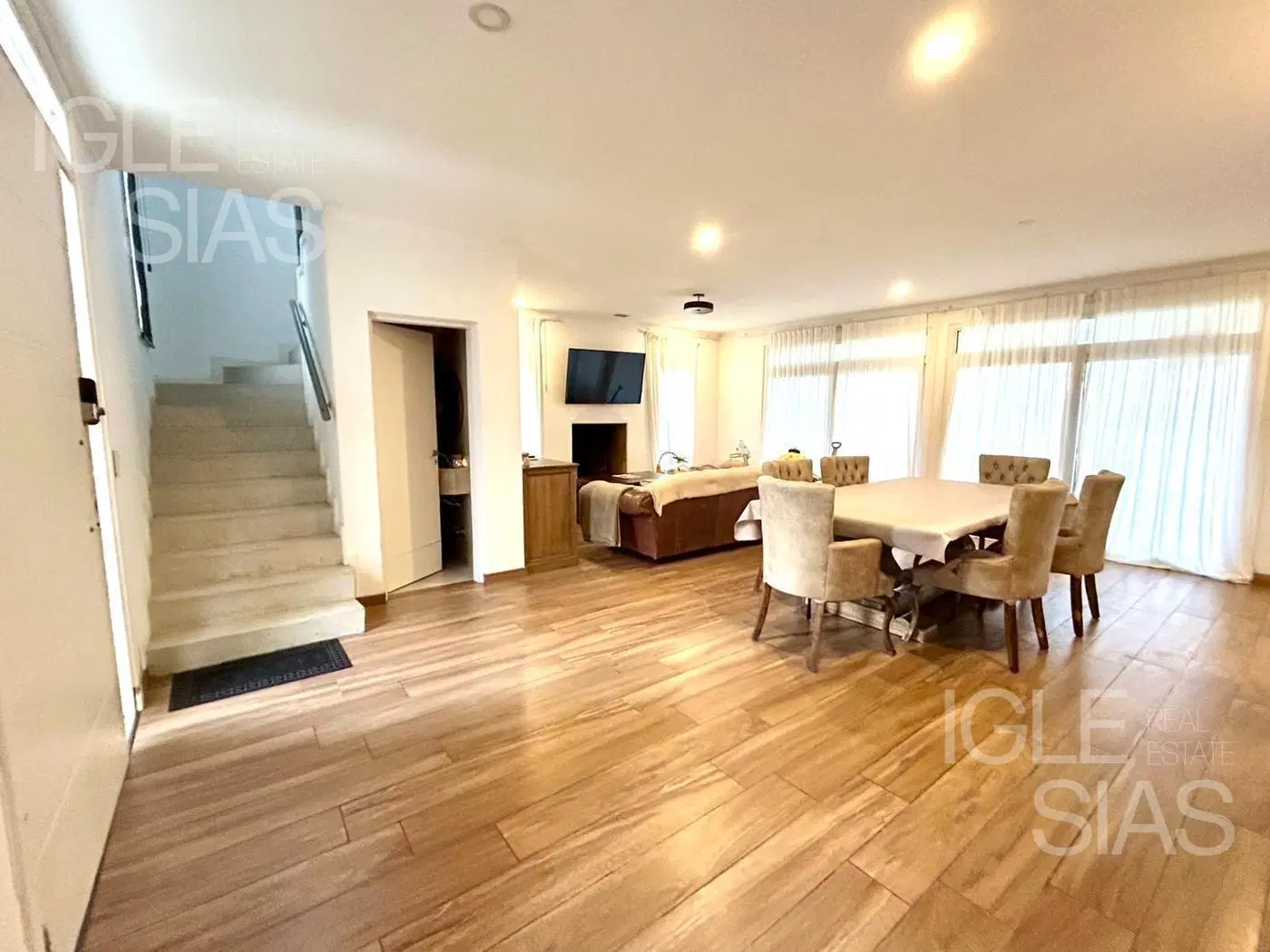 Casa al lago en alquiler, totalmente amueblada, excelentes prestaciones! 4