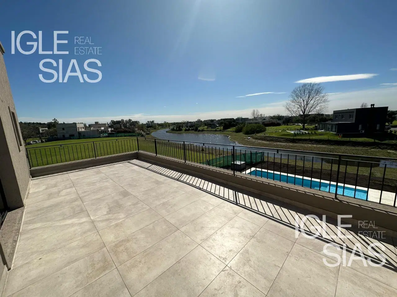 Casa en venta y en alquiler de 4 dormitorios al lago en Cantón Norte, Escobar 4