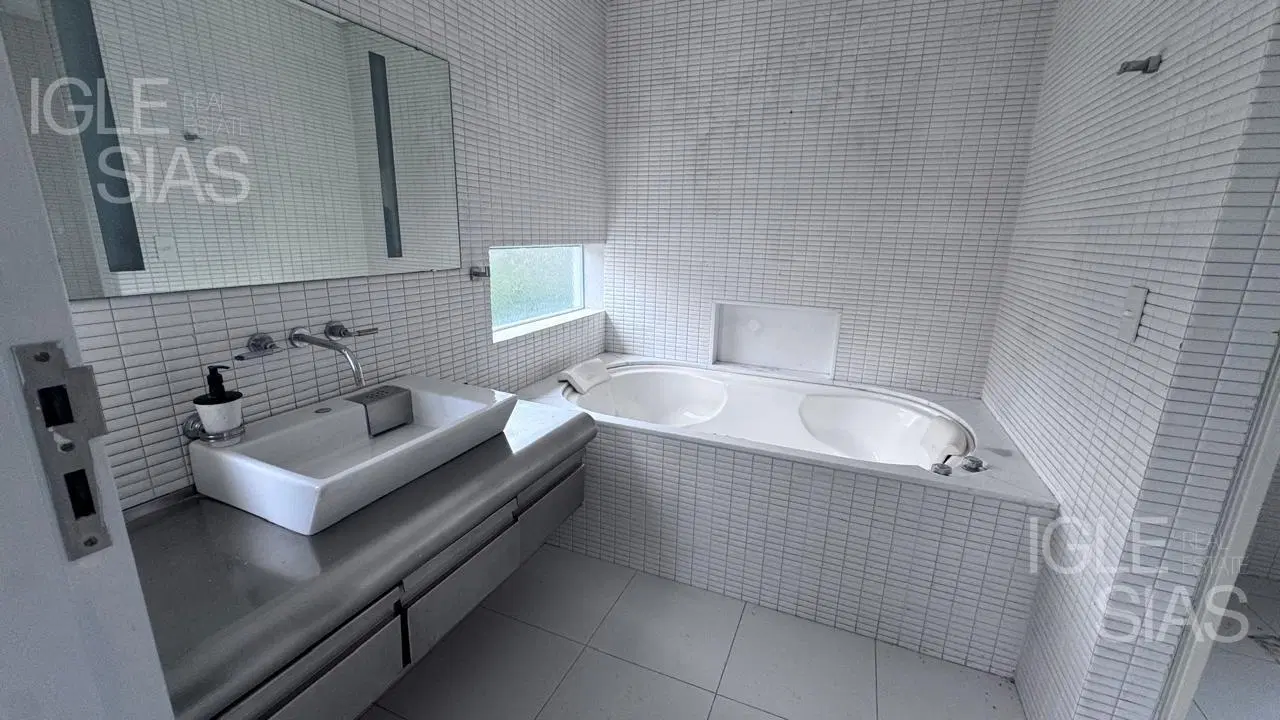 Casa en venta  al lago, en Los Ombues, Rincón de Milberg 8