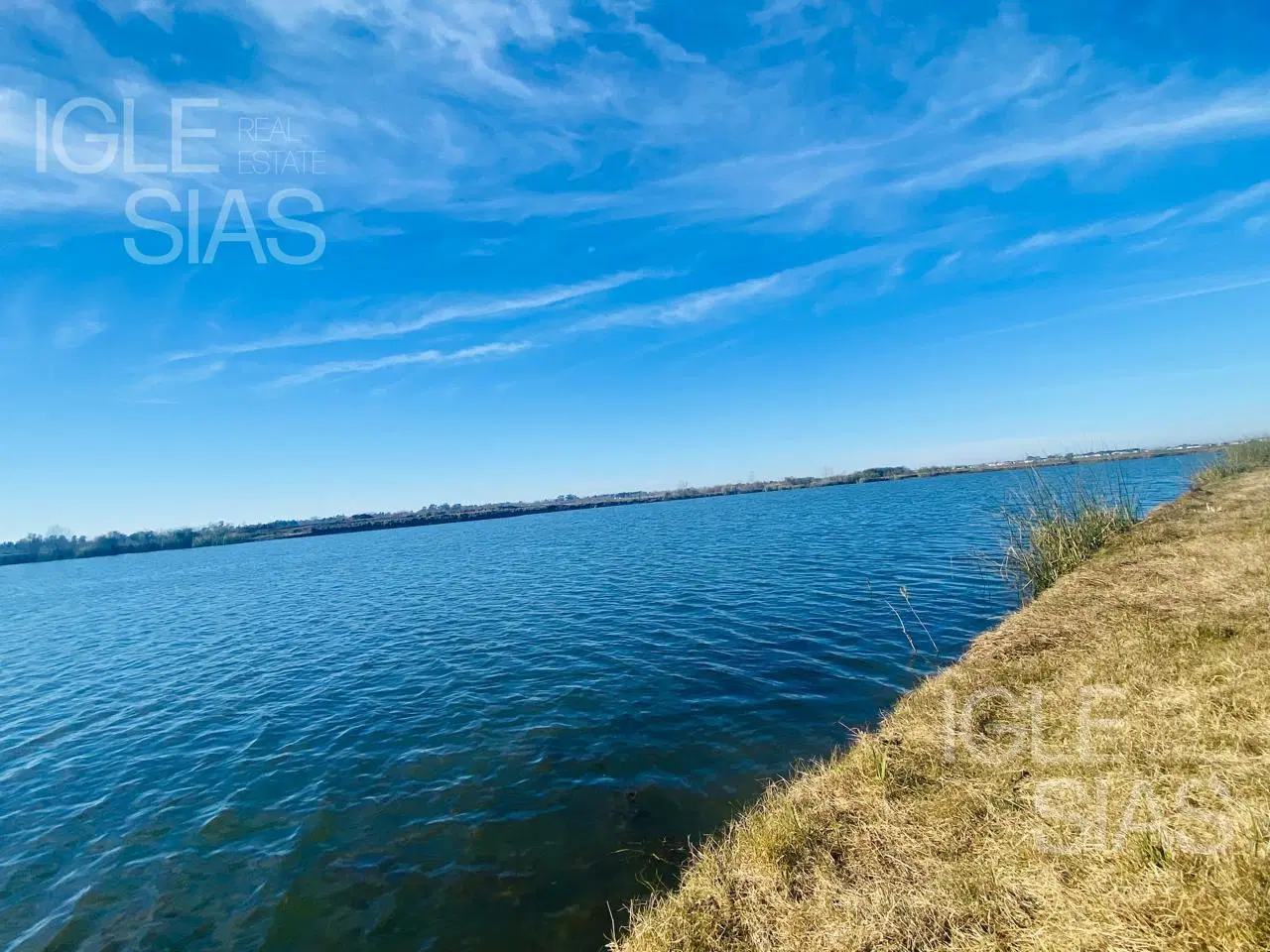 Terreno en venta al lago en Amarras, Puertos 4