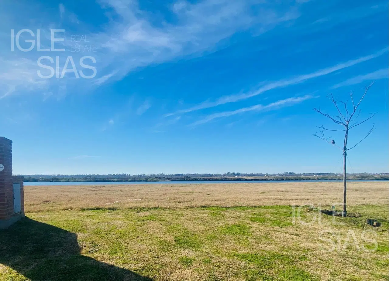 Terreno en venta al lago en Amarras, Puertos 3