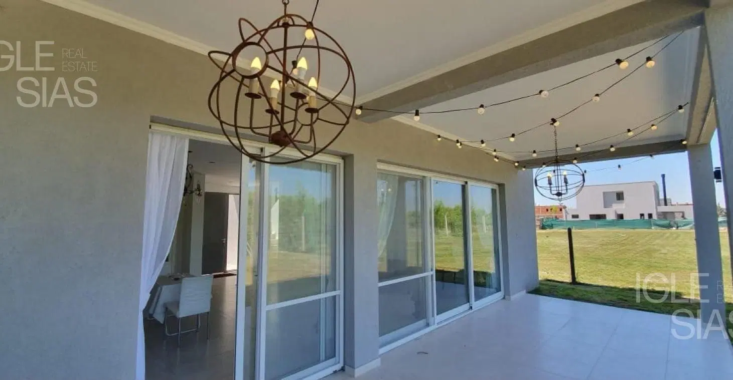 Casa en  Alquiler Anual en Vila Marina, Villanueva 8