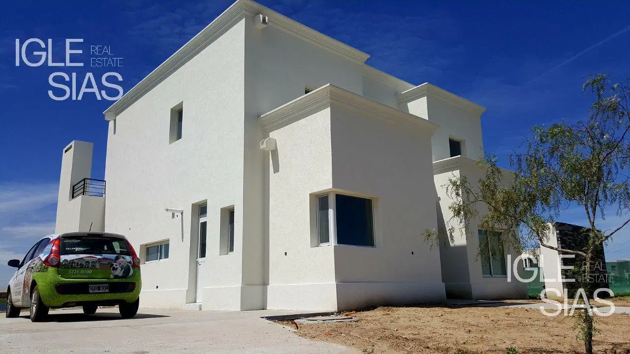 Casa en venta con 3 dormitorios en San Gabriel, Villanueva. 2