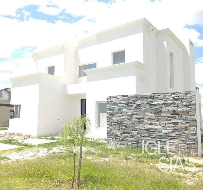Casa en venta con 3 dormitorios en San Gabriel, Villanueva. 1