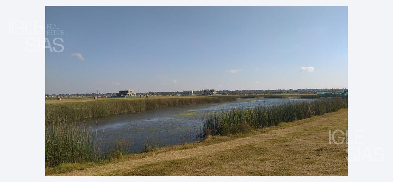 Terreno en venta, al lago en Amarras, Puertos del Lago