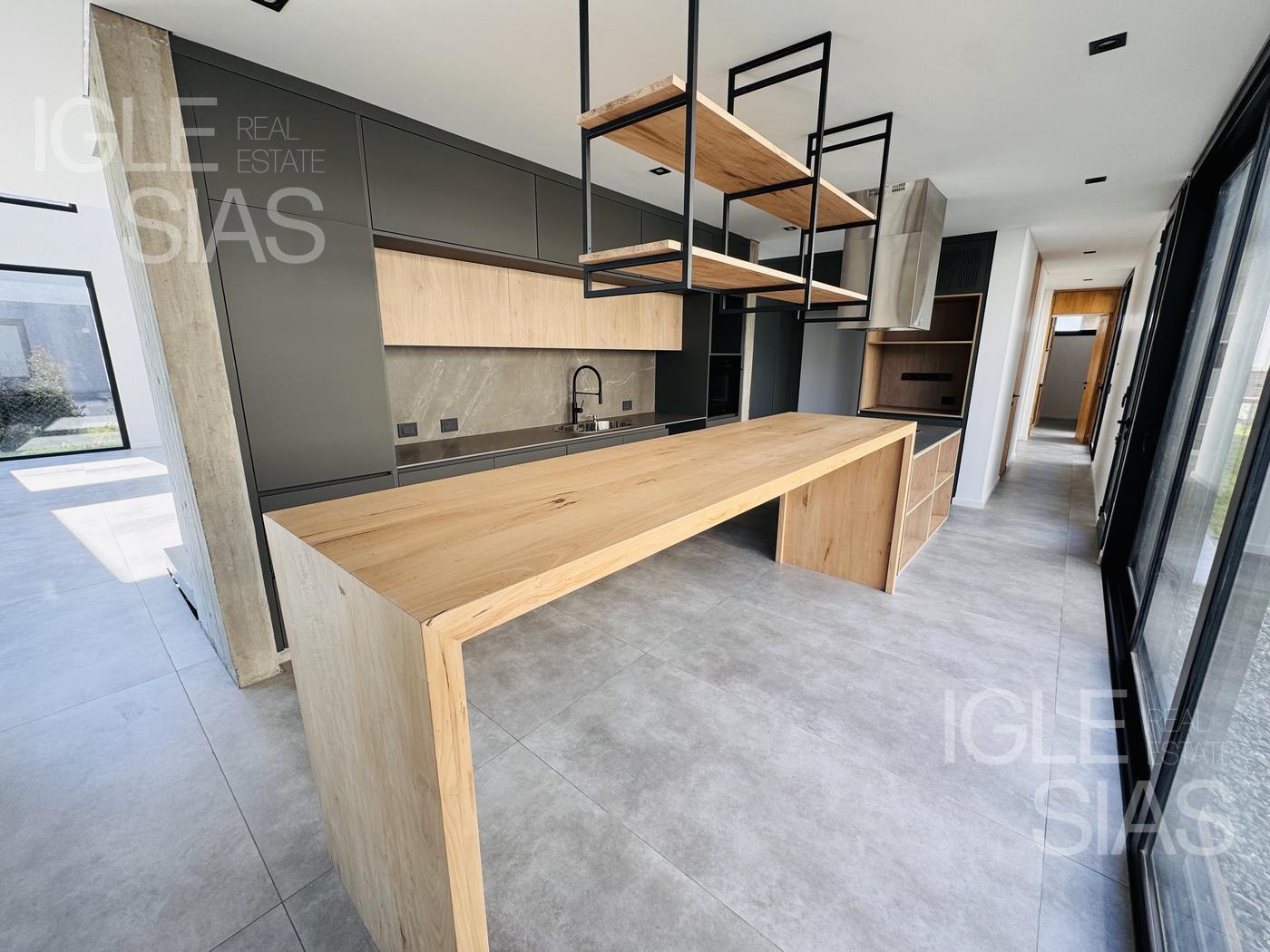 Foto de Casa al lago en venta en Los Puentes, Nordelta, imagen 1