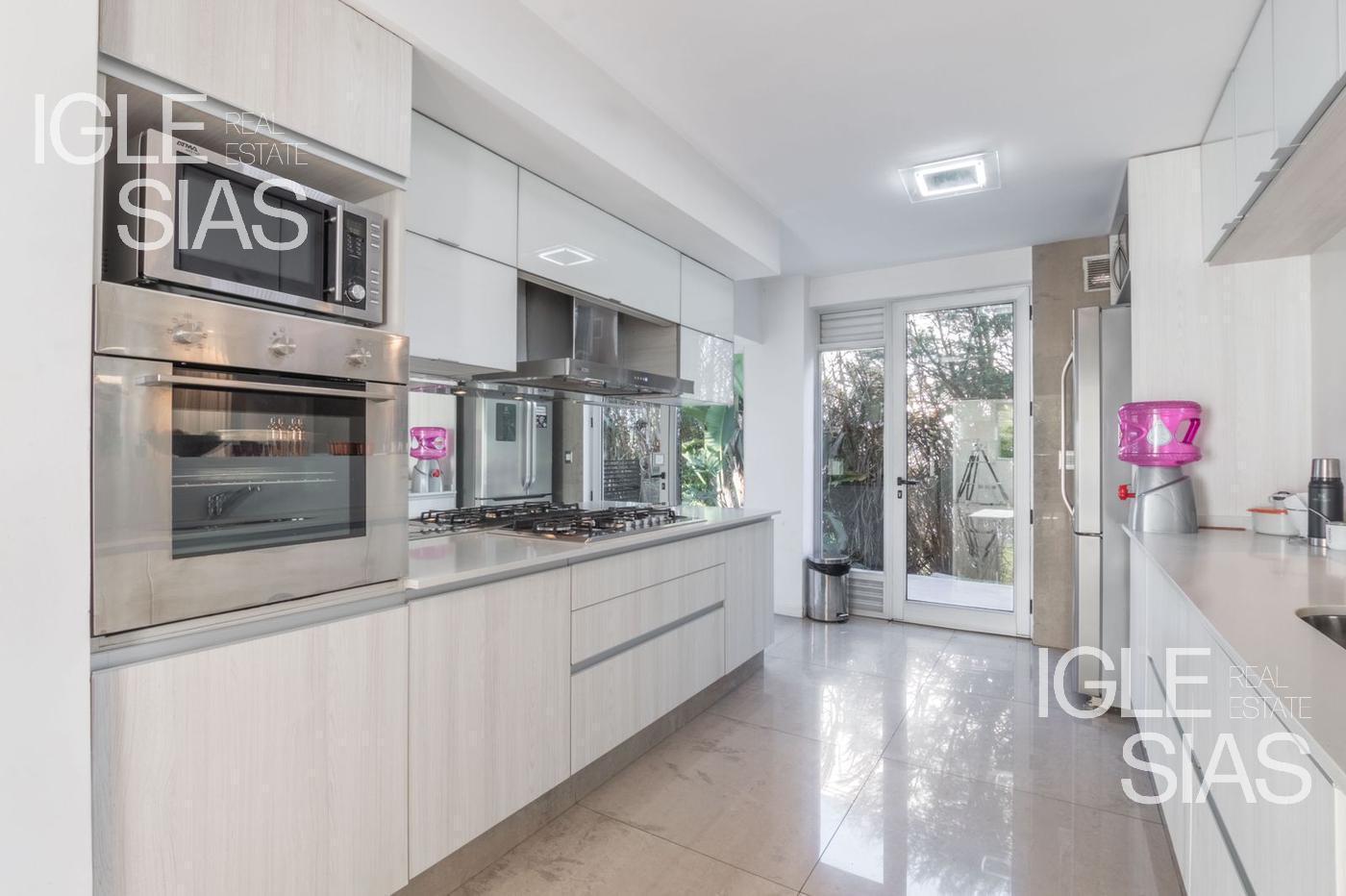 Foto de Casa en venta al río de 4 cuartos, dos en suite, en Albanueva, Barrio, imagen 1