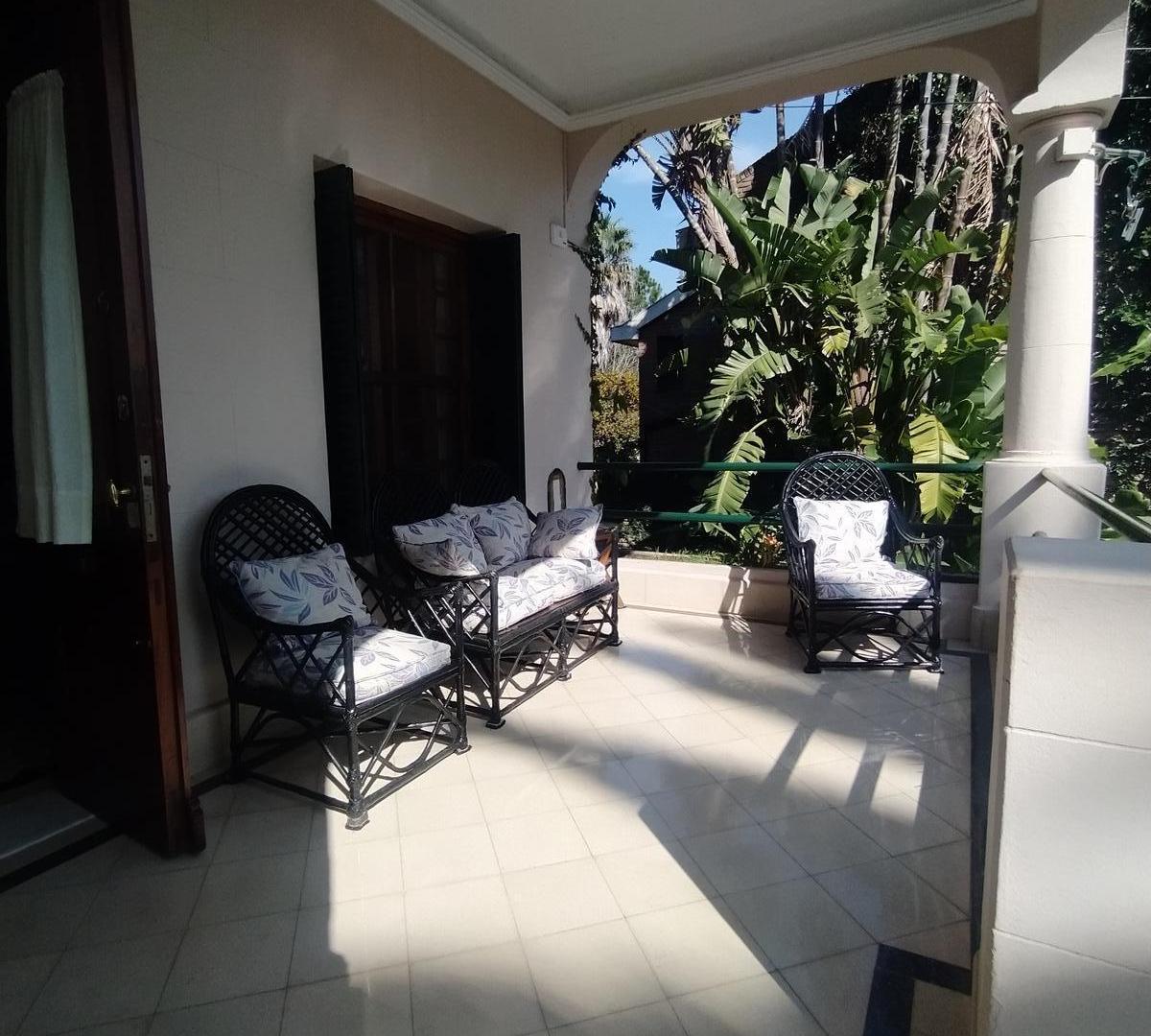 Foto de Venta o alquiler casa 12 ambientes con jardín y pileta en Tigre, imagen 3