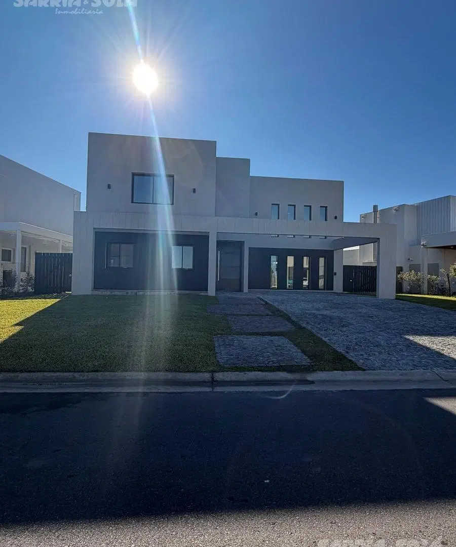 Casa en Benavidez 5