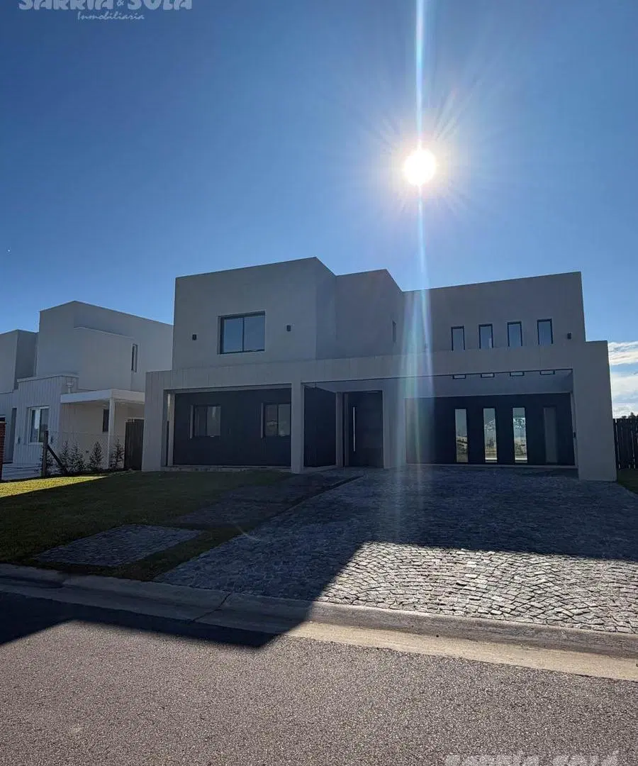 Casa en Benavidez 4