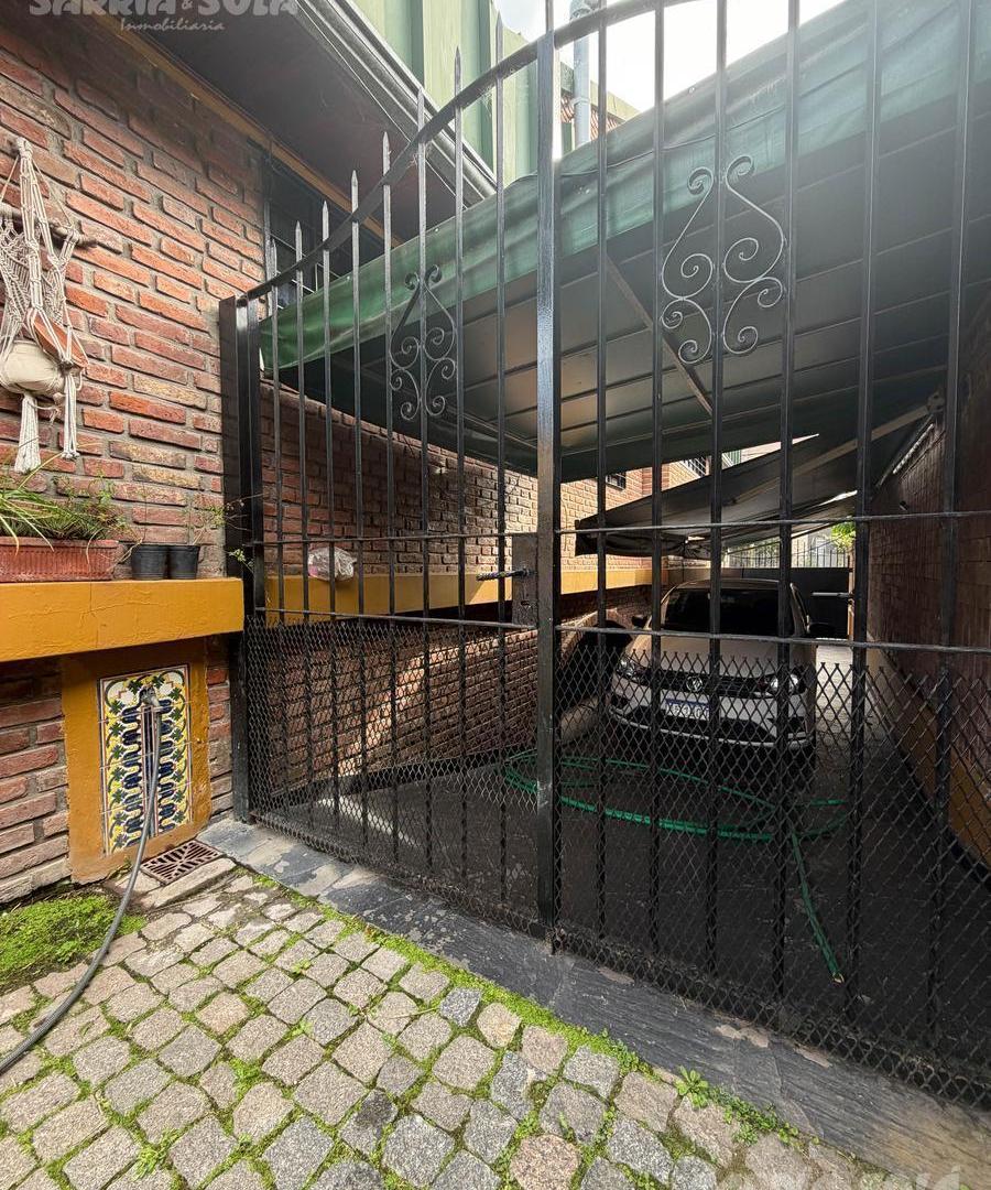 Foto de Casa de 6 ambientes en venta en Tigre con pileta, quincho y garage, imagen 3