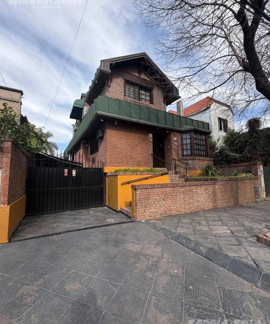 Foto de Casa de 6 ambientes en venta en Tigre con pileta, quincho y garage, imagen 1