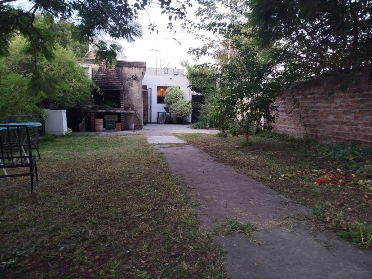Foto de Casa 3 Ambientes con amplio fondo Caseros al 300, imagen 1