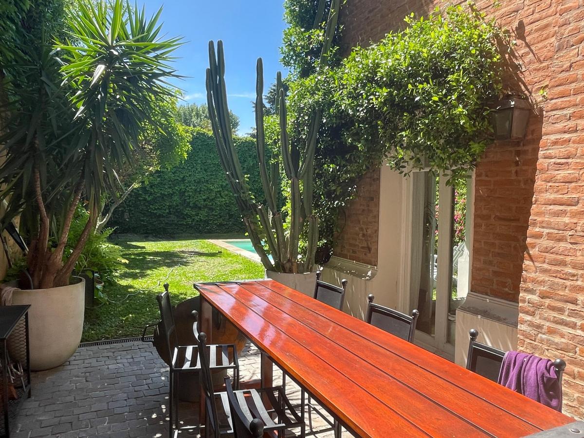 Foto de CASA EN EXCELENTE UBICACION, PISCINA, JARDIN,COCHERA IMPECABLE, imagen 3