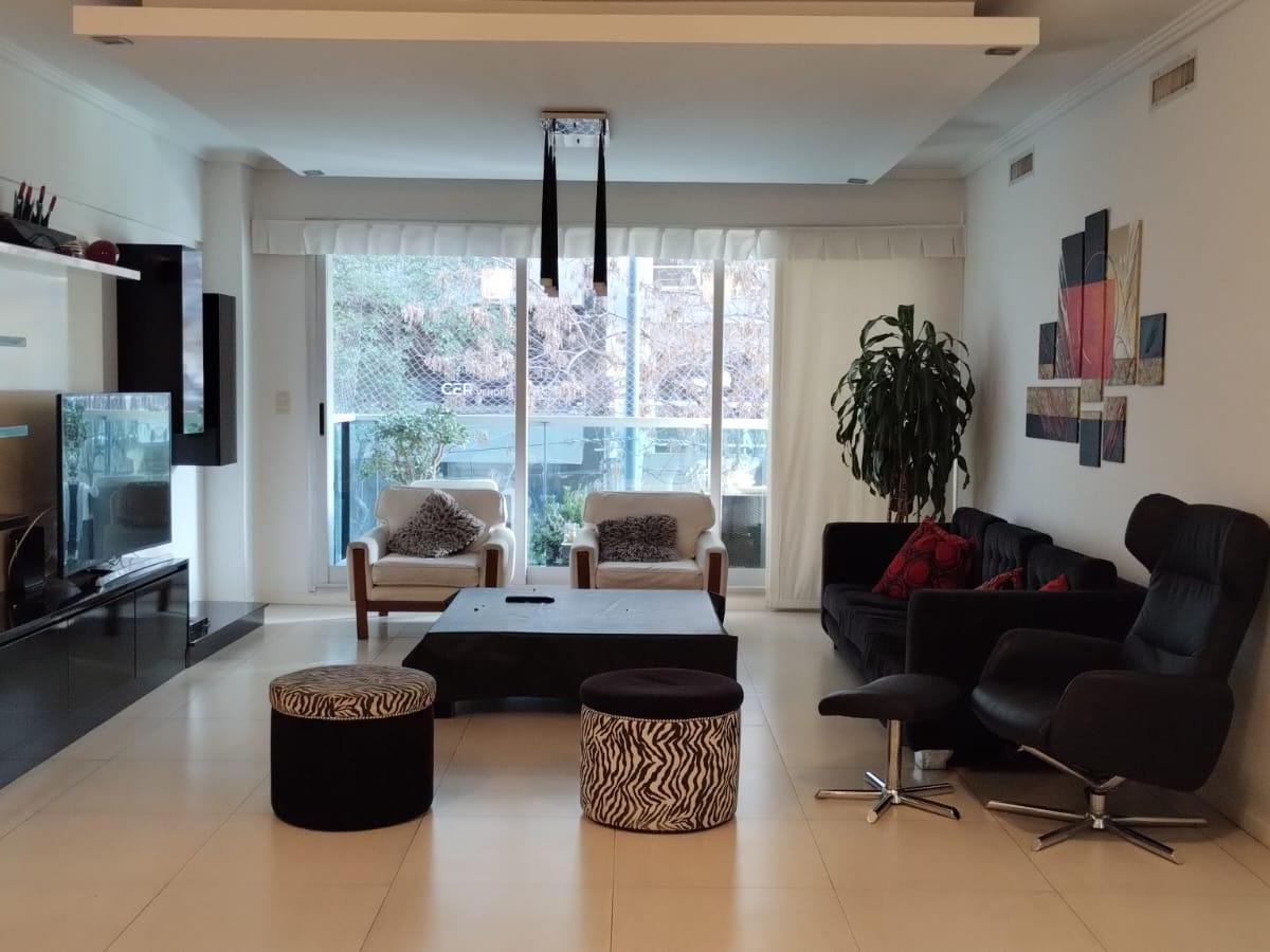 Caballito. Venta. 4 Amb. 3 Dorm. Cochera y Parrilla. Patio. Frente. Sum. Pileta. 1