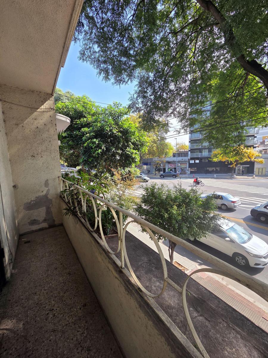 Semipiso 2 Ambientes Frente Edificio 2 Pisos 1° por Escalera 5