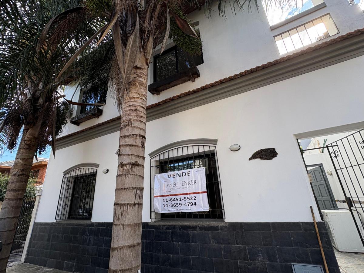 Venta. PH. Villa Devoto. 3ambientes. Frente. Todo a Nuevo. Excelente. 3