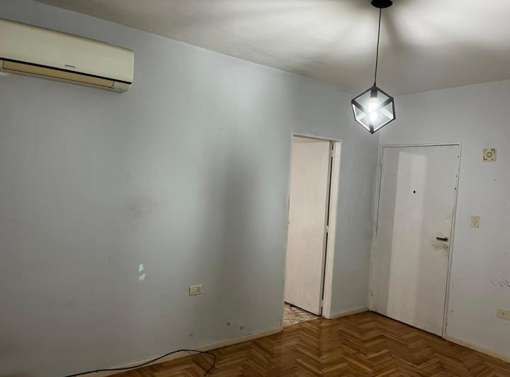Venta. 2 ambientes. Caballito. 7°piso. Lateral. Apto crédito 3