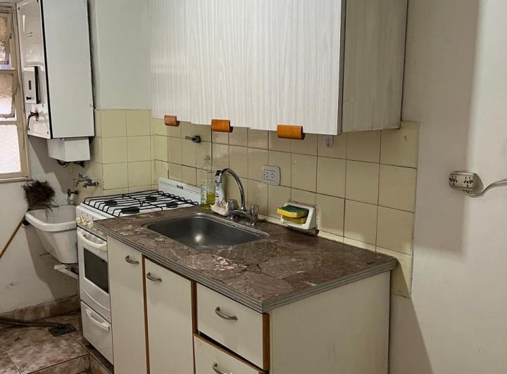 Venta. 2 ambientes. Caballito. 7°piso. Lateral. Apto crédito 1