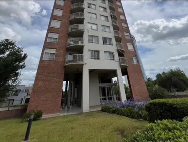 BAJO DE PRECIO!! Tres ambientes con vista al rio. 2
